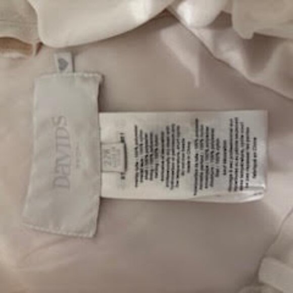 David's Bridal Collection Wedding Dress with Train - Picture 4 of 9